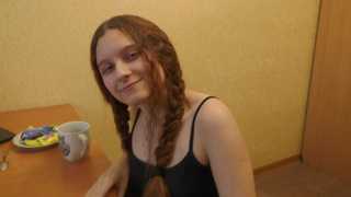Еби ?? Я к тебе не на чай, а на писюн пришла, дрочить я и дома могу