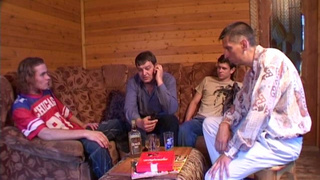 Грациозная русская ночная бабочка стонет и заглатывает малафью чувака
