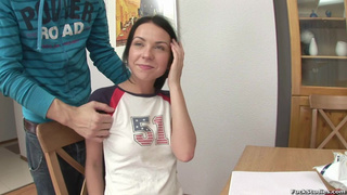 Первый анальный секс неопытной русской студентки